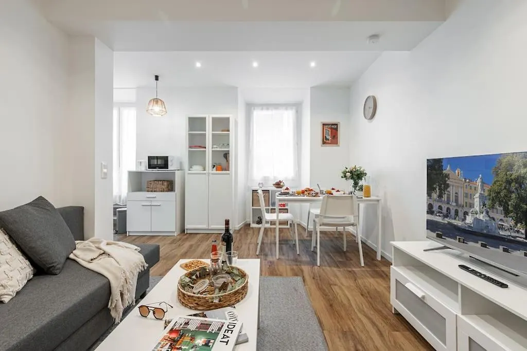Mari 71 - Unique Apt Near Sea 0*, Nice